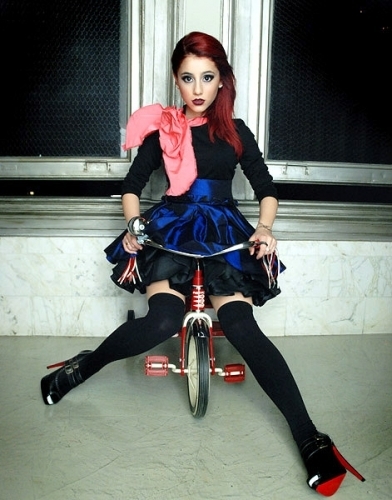 ariana grande red hair color photo - 1