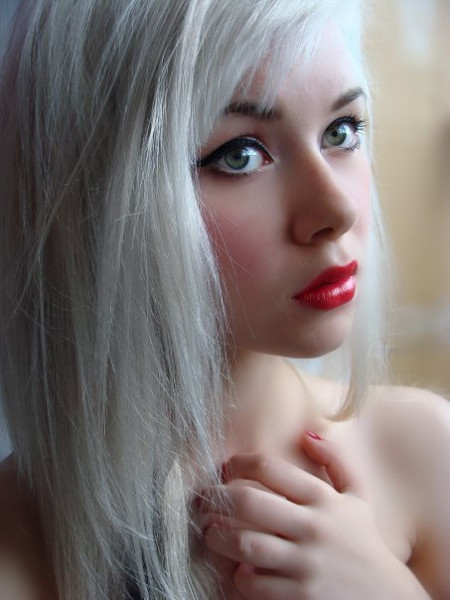 white hair color photo - 1