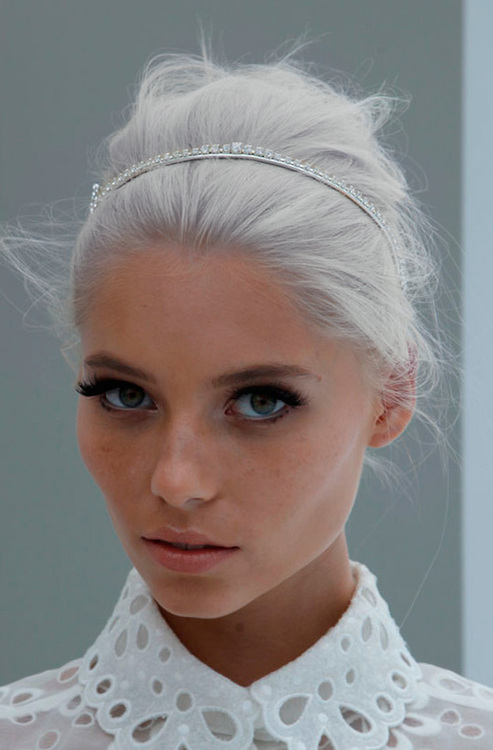 white temporary hair color photo - 1